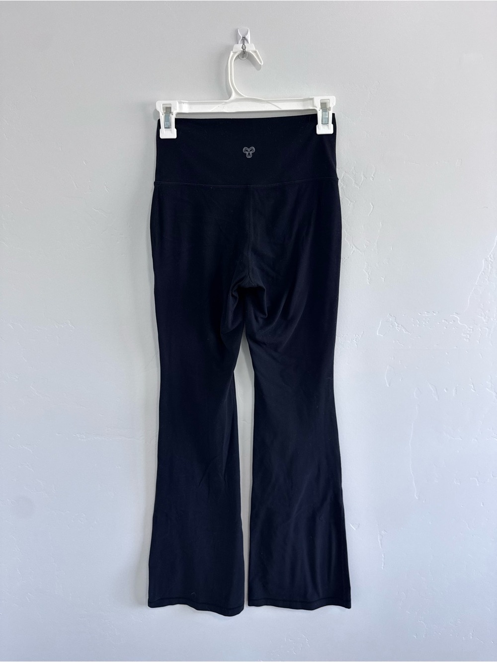 Aritzia TNA black flare yoga pants small